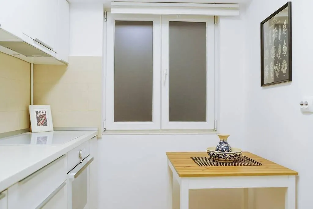 Elegant Vibes Apartment Next To Obor Market Bucharest